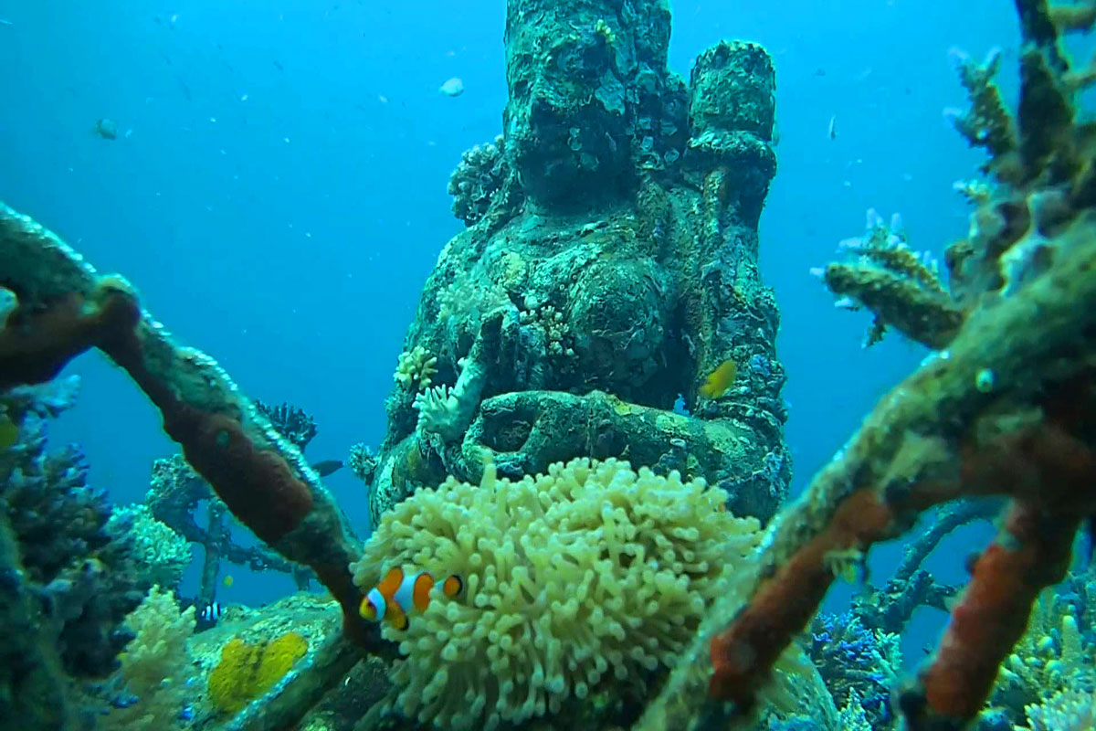 Underwater Hindu Temple in Bali, Indonesia | Maviba