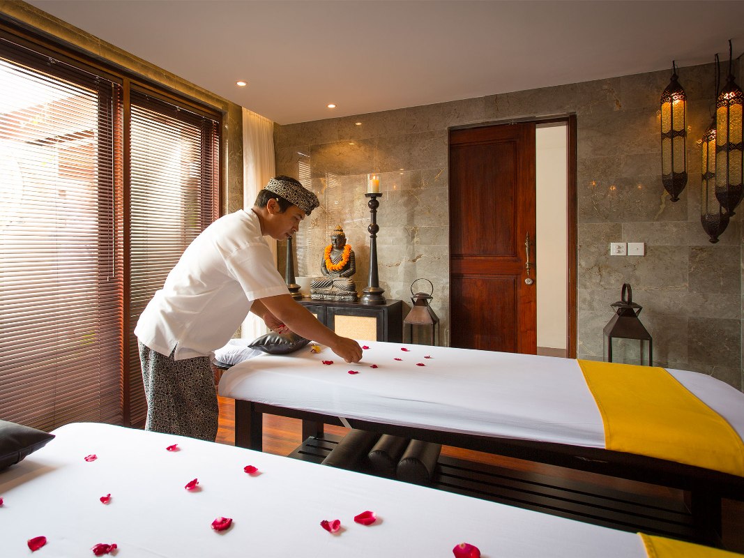 Luxury 6 bedrooms villa in Seminyak