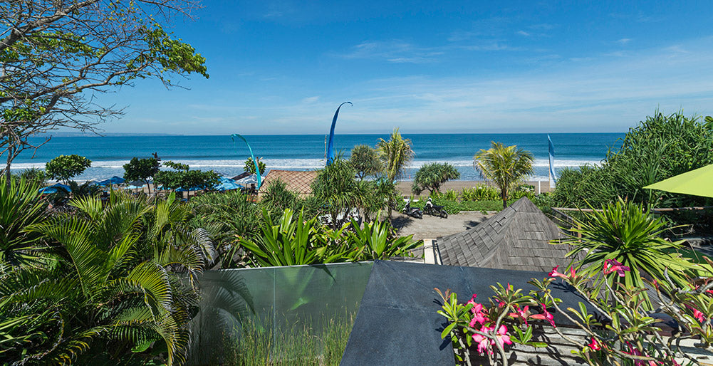 5 Bedrooms Beachfront Villa in Seminyak