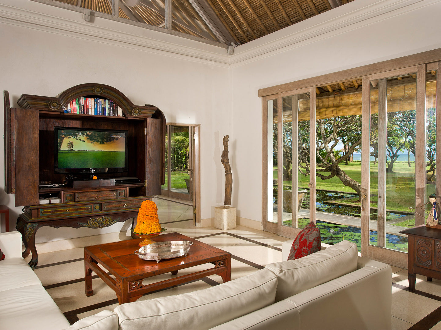 Luxury 5 Bedrooms Beachfront Villa in Seminyak