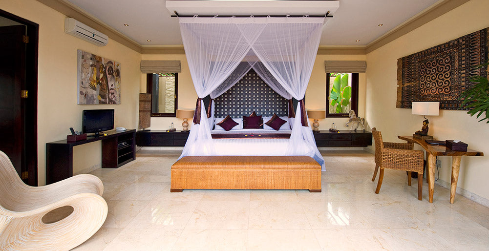 5 Bedrooms Beachfront Villa in Seminyak