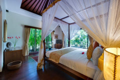 Spacious5 Bedrooms Villa   in Seminyak