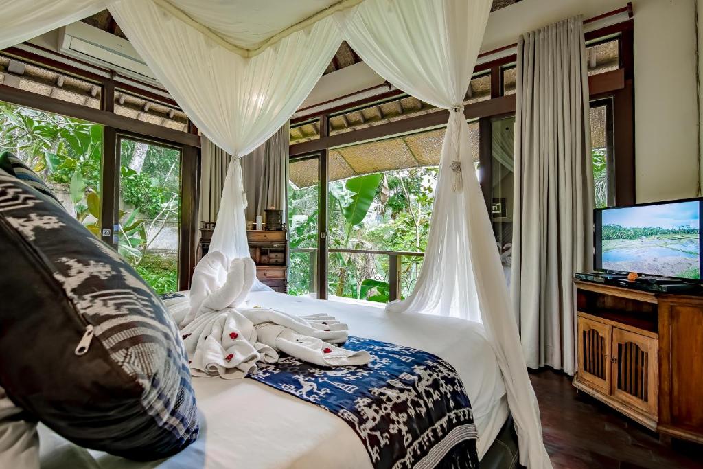 Homey 3 Bedrooms Villa in Ubud