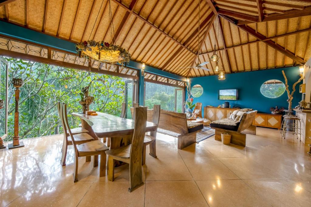 Homey 3 Bedrooms Villa in Ubud