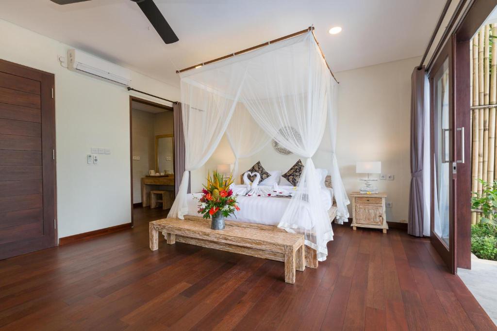 4 Bedrooms Villas in Ubud