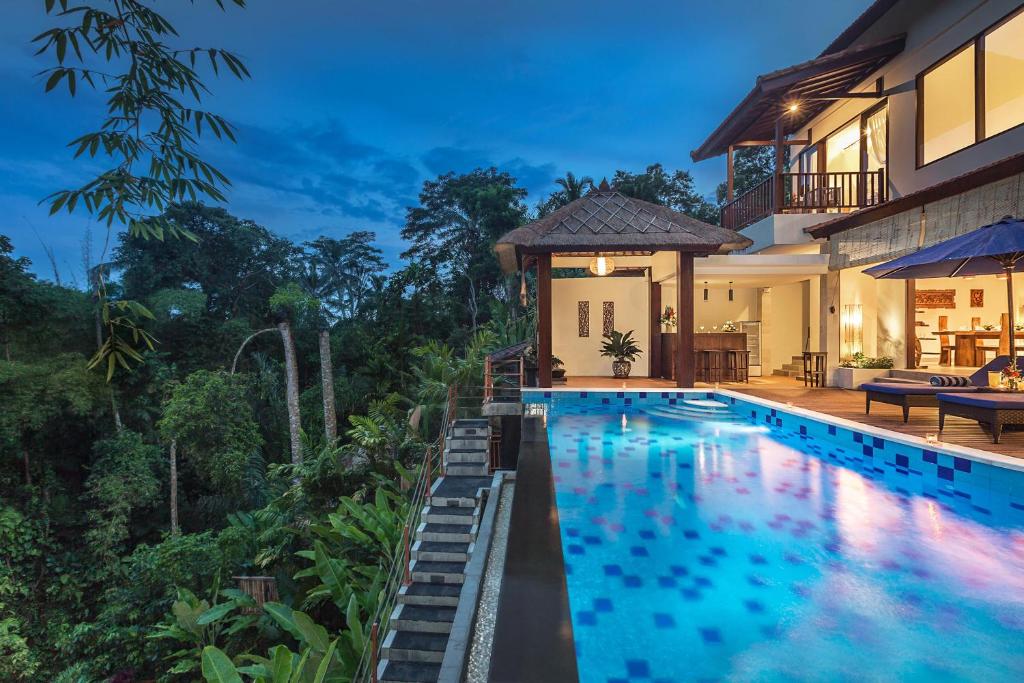 4 Bedrooms Villas in Ubud