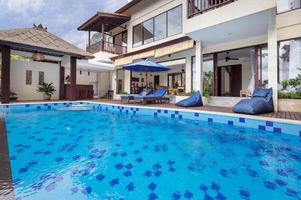 4 Bedrooms Villas in Ubud