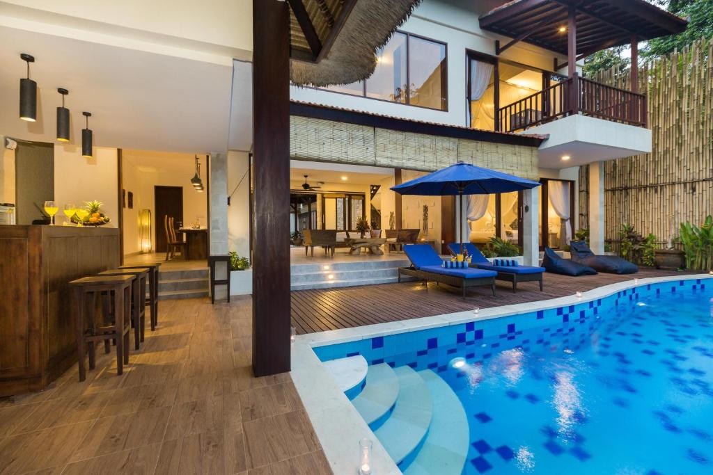 4 Bedrooms Villas in Ubud