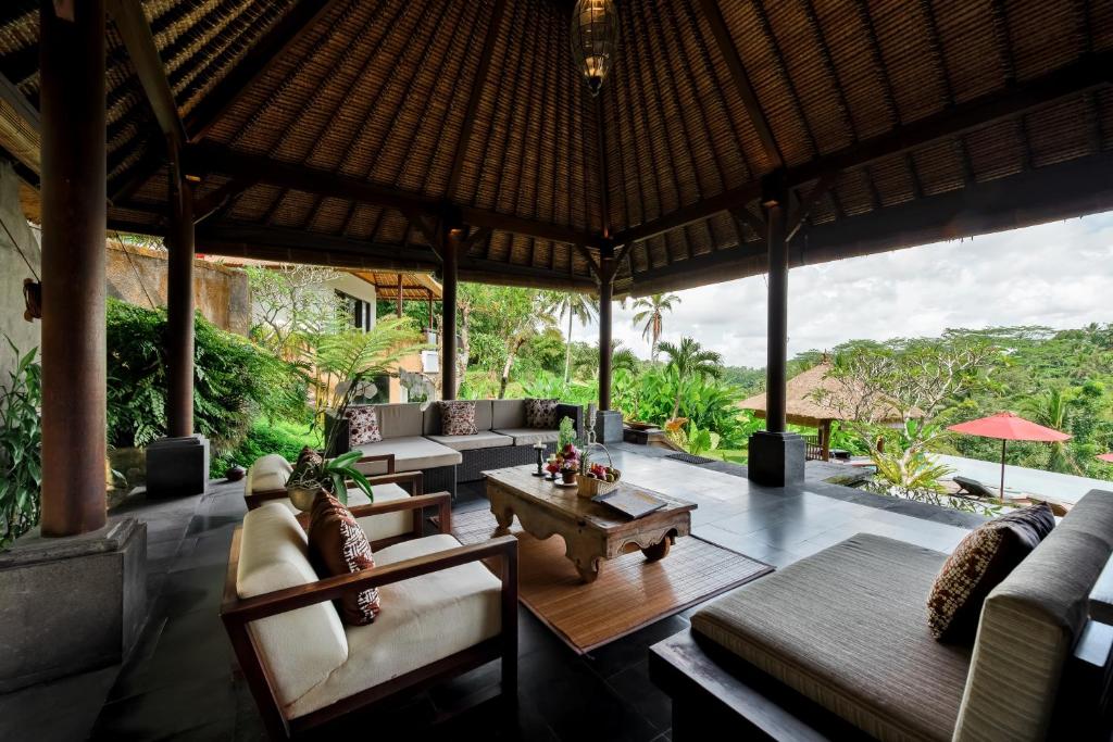 Valley View 7 Bedrooms Villa in Ubud