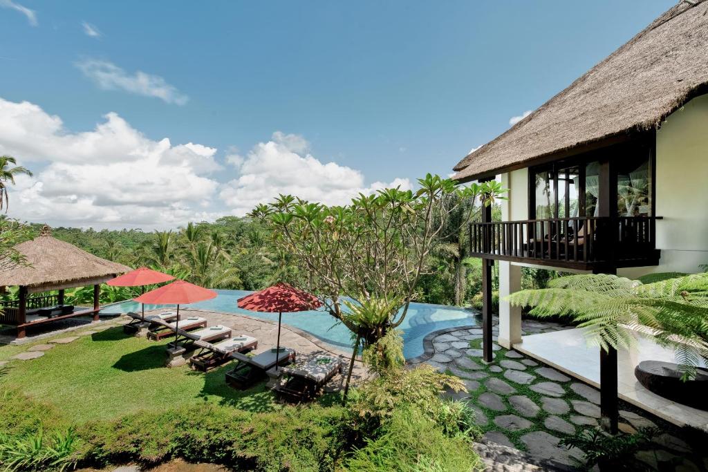 Valley View 7 Bedrooms Villa in Ubud