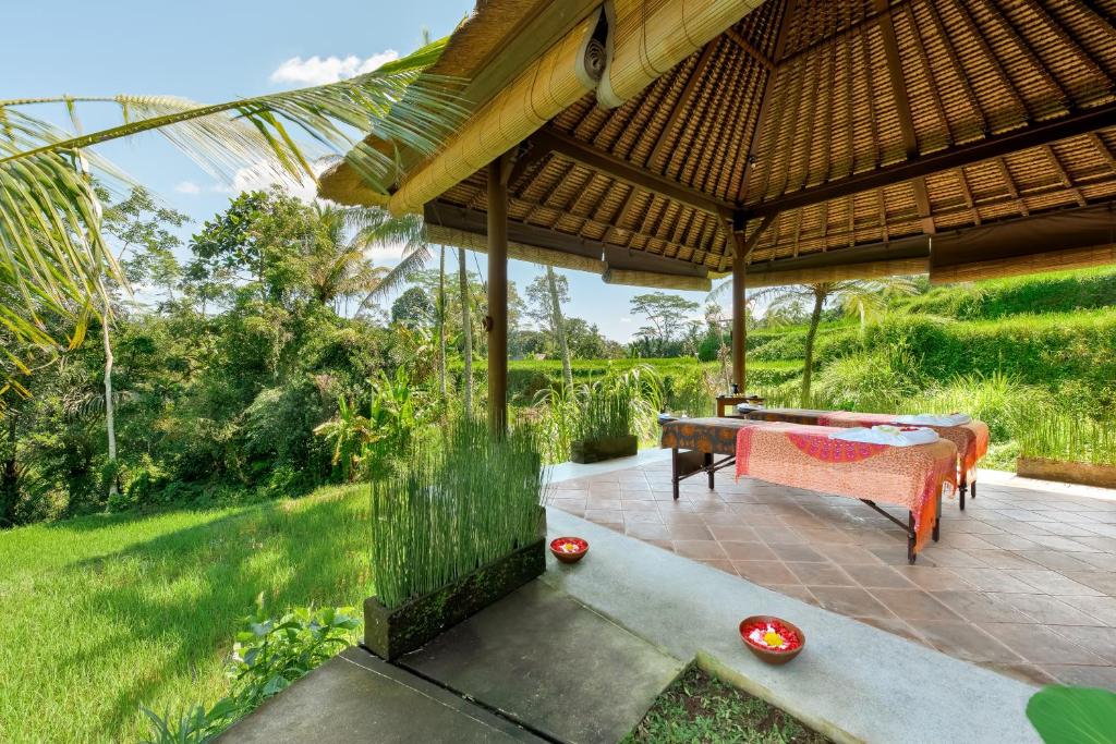 Valley View 7 Bedrooms Villa in Ubud