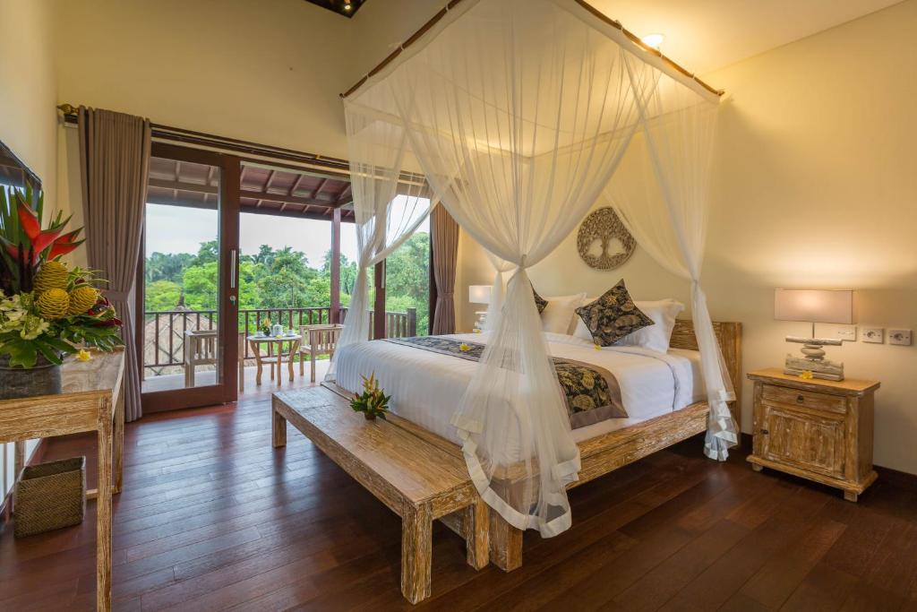 4 Bedrooms Villas in Ubud