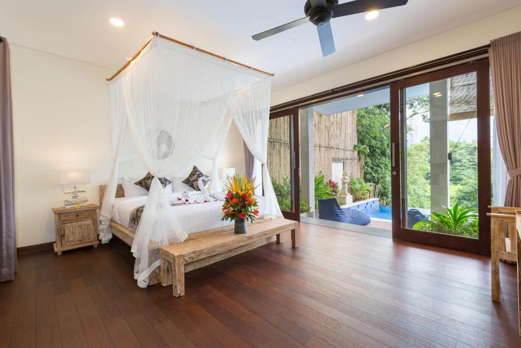 4 Bedrooms Villas in Ubud