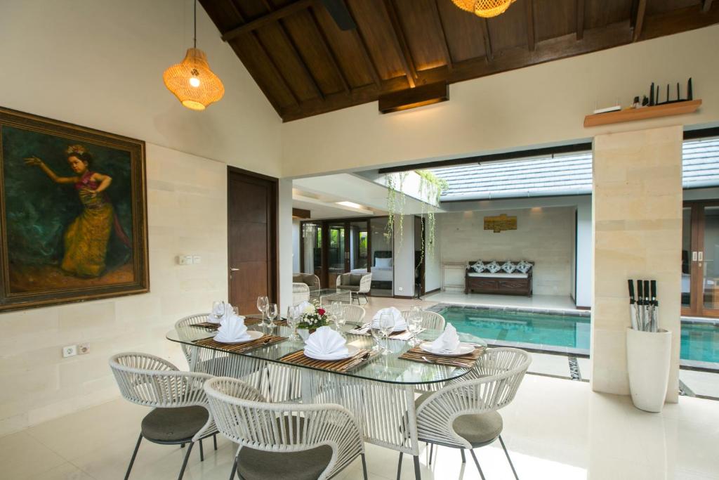 2 Bedrooms Villa in Balangan Beach