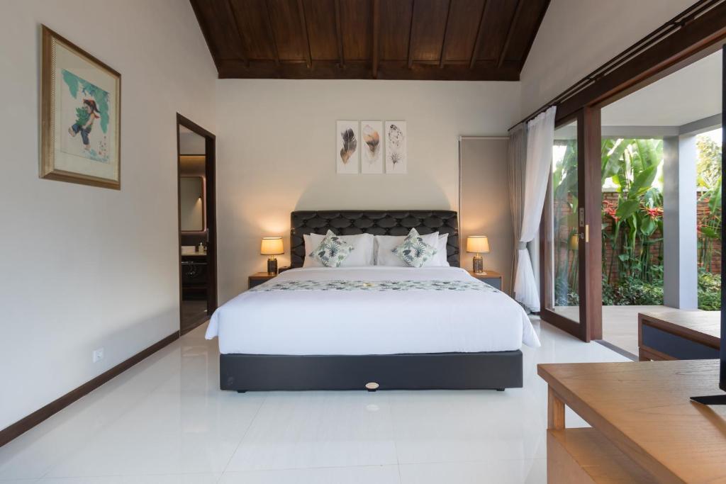 2 Bedrooms Villa in Balangan Beach