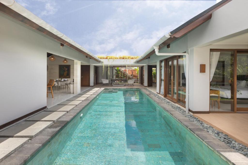 2 Bedrooms Villa in Balangan Beach