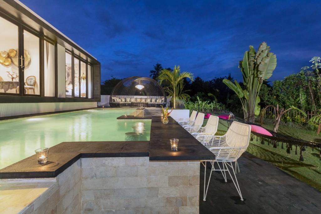 Spacious 4 Bedrooms Villa in Ubud