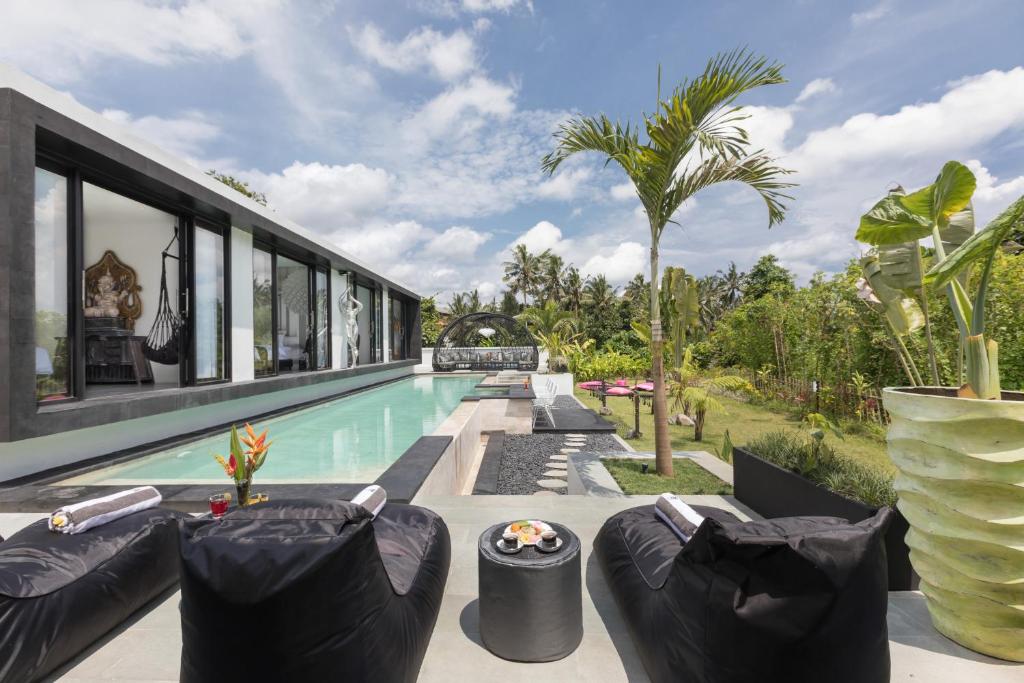 Spacious 4 Bedrooms Villa in Ubud