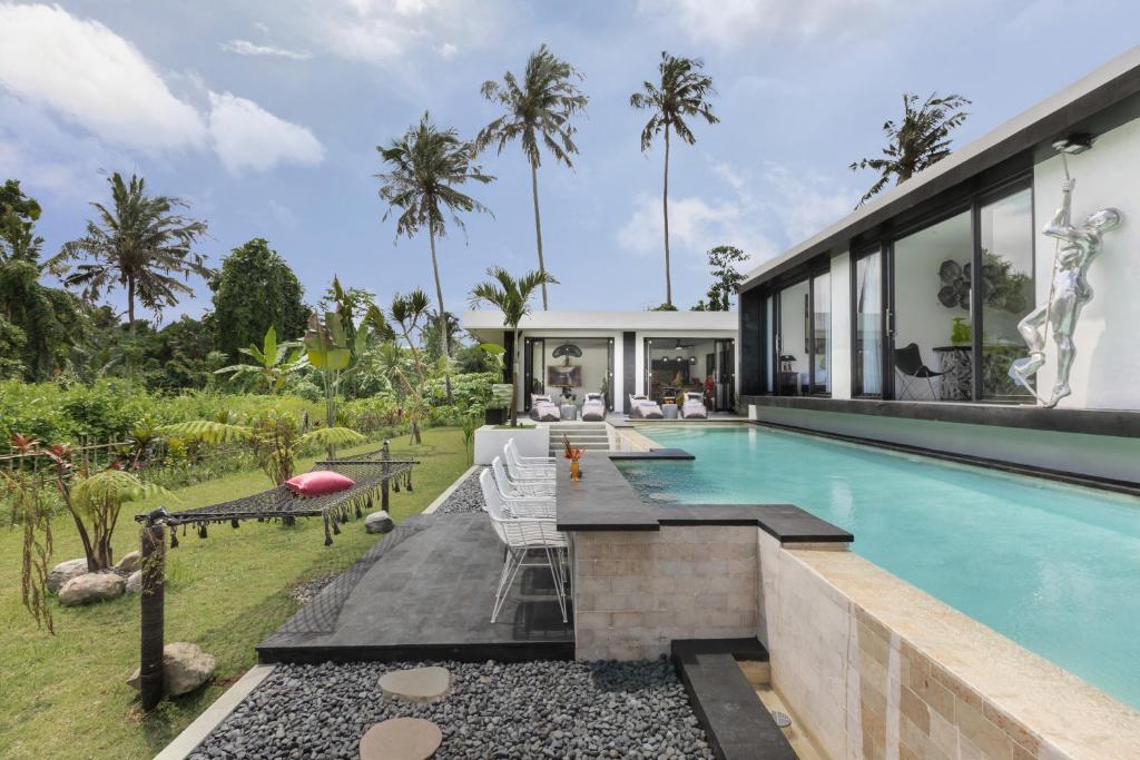 Spacious 4 Bedrooms Villa in Ubud