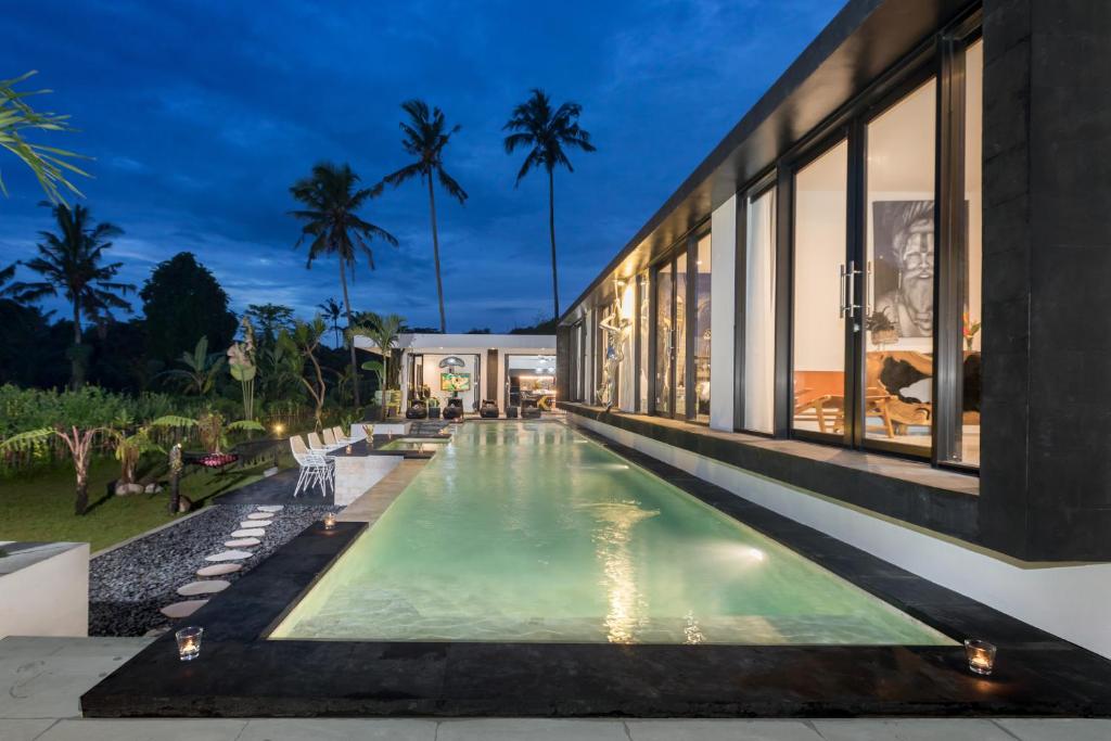 Spacious 4 Bedrooms Villa in Ubud