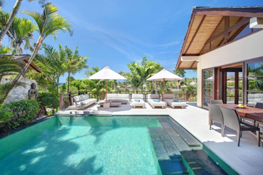 A luxury villa with breathtaking views of the Indian Ocean