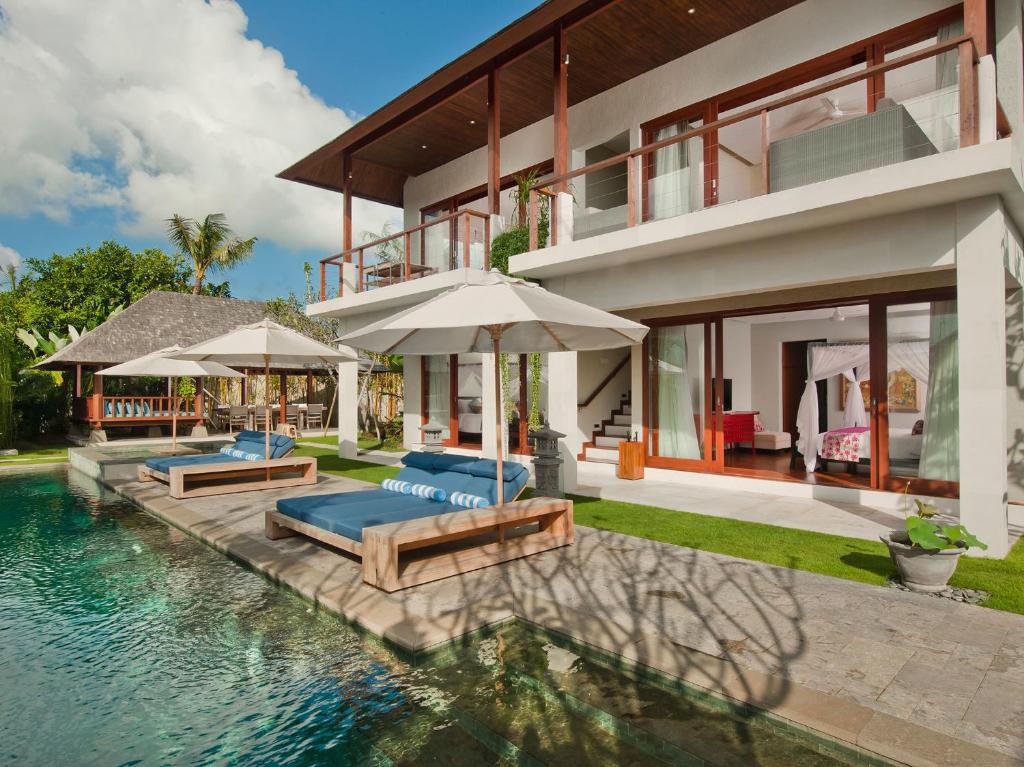 Comfort Modern 4 Bedrooms Villa in Seminyak