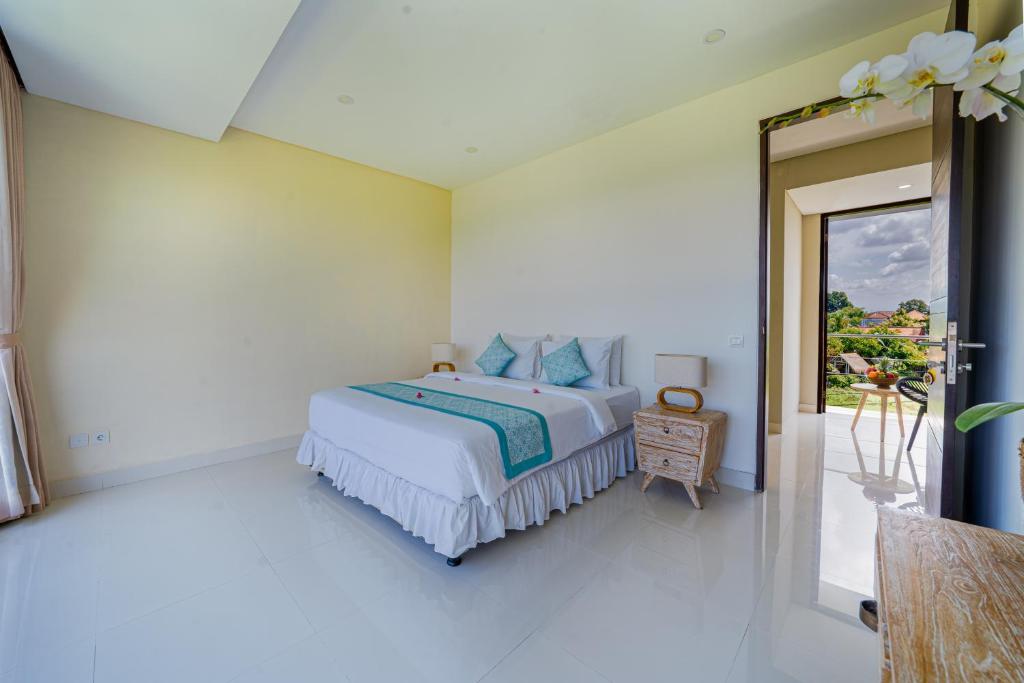 Spacious Luxury 4 Bedrooms Villa In Seminyak