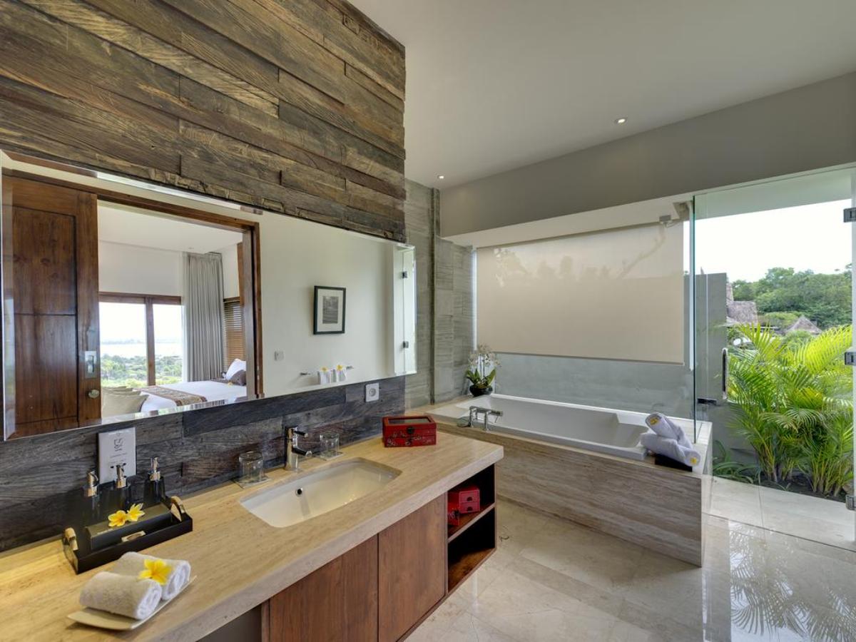 4 Bedrooms with Jimbaran Bay view Villa