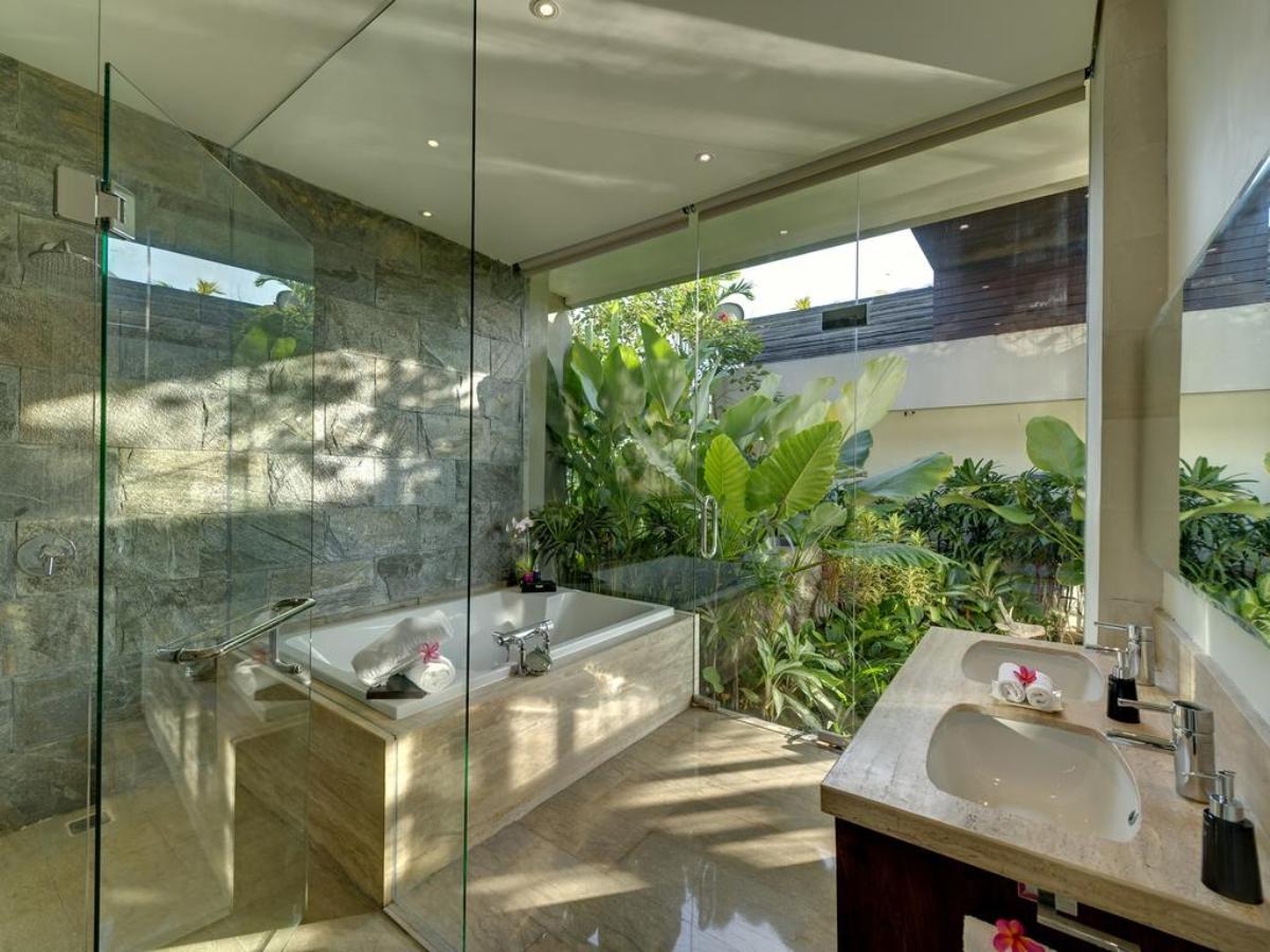4 Bedrooms with Jimbaran Bay view Villa