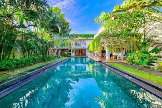 Luxury and Elegance 5 Bedrooms Villa in Canggu