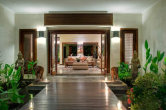 Spacious5 Bedrooms Villa   in Seminyak