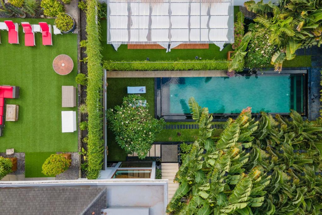 Luxury and Elegance 5 Bedrooms Villa in Canggu