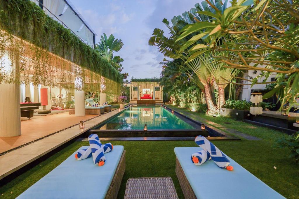 Luxury and Elegance 5 Bedrooms Villa in Canggu