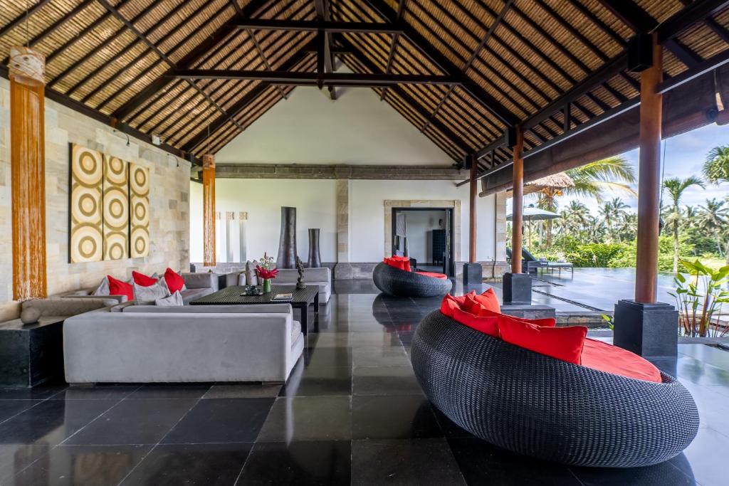 3 Bedroom Villa with Rice Field View