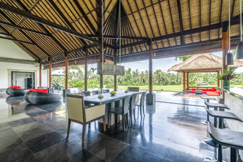 3 Bedroom Villa with Rice Field View
