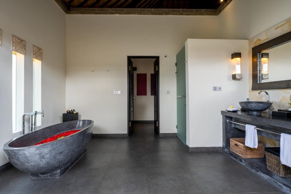 3 Bedroom Villa with Rice Field View