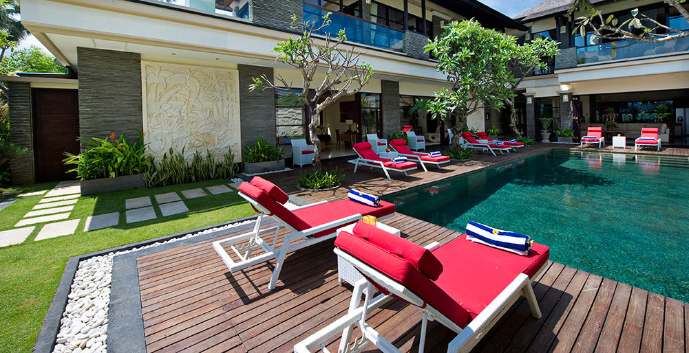 5 Bedrooms Beachfront Villa in Seminyak