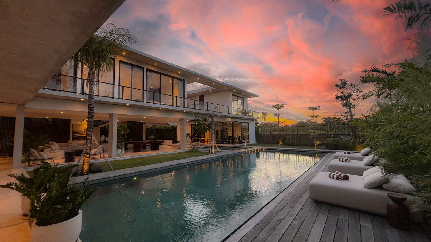 Brand New Luxury 6 Bedrooms Villa In Heart Of Canggu