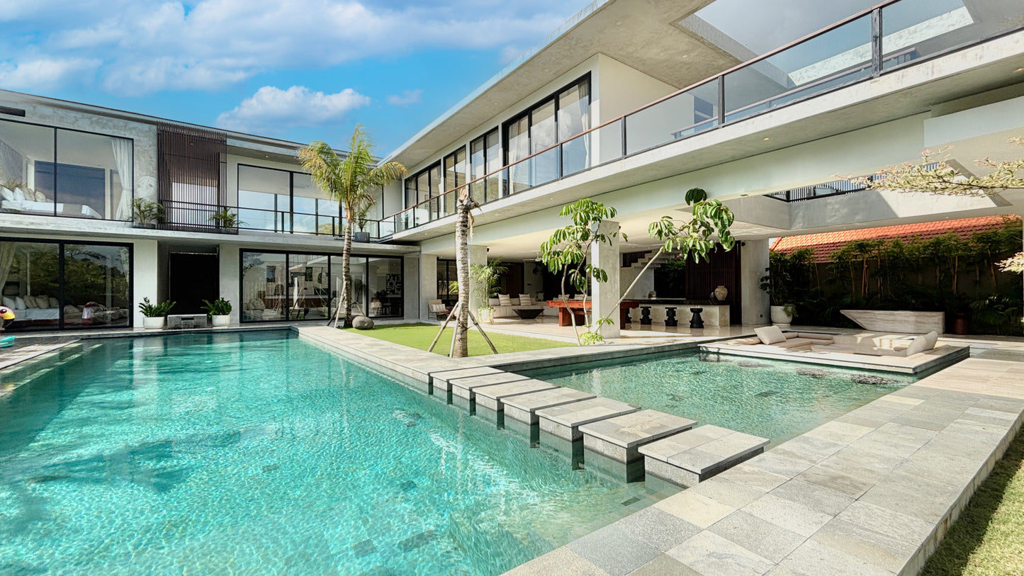 Brand New Luxury 6 Bedrooms Villa In Heart Of Canggu