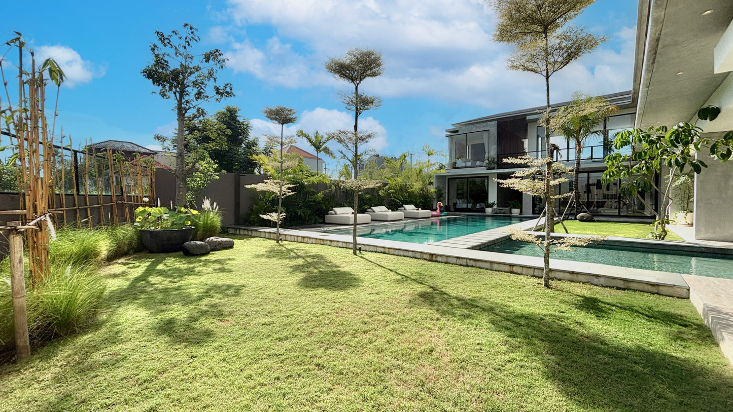 Brand New Luxury 6 Bedrooms Villa In Heart Of Canggu