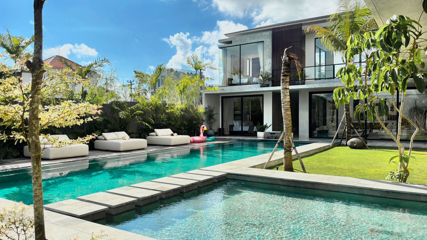Brand New Luxury 6 Bedrooms Villa In Heart Of Canggu