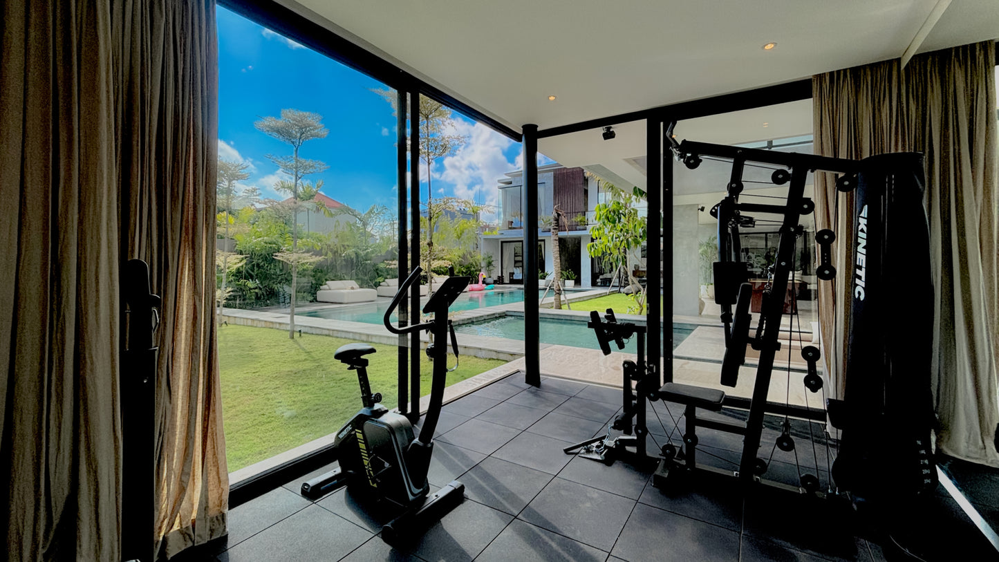Brand New Luxury 6 Bedrooms Villa In Heart Of Canggu
