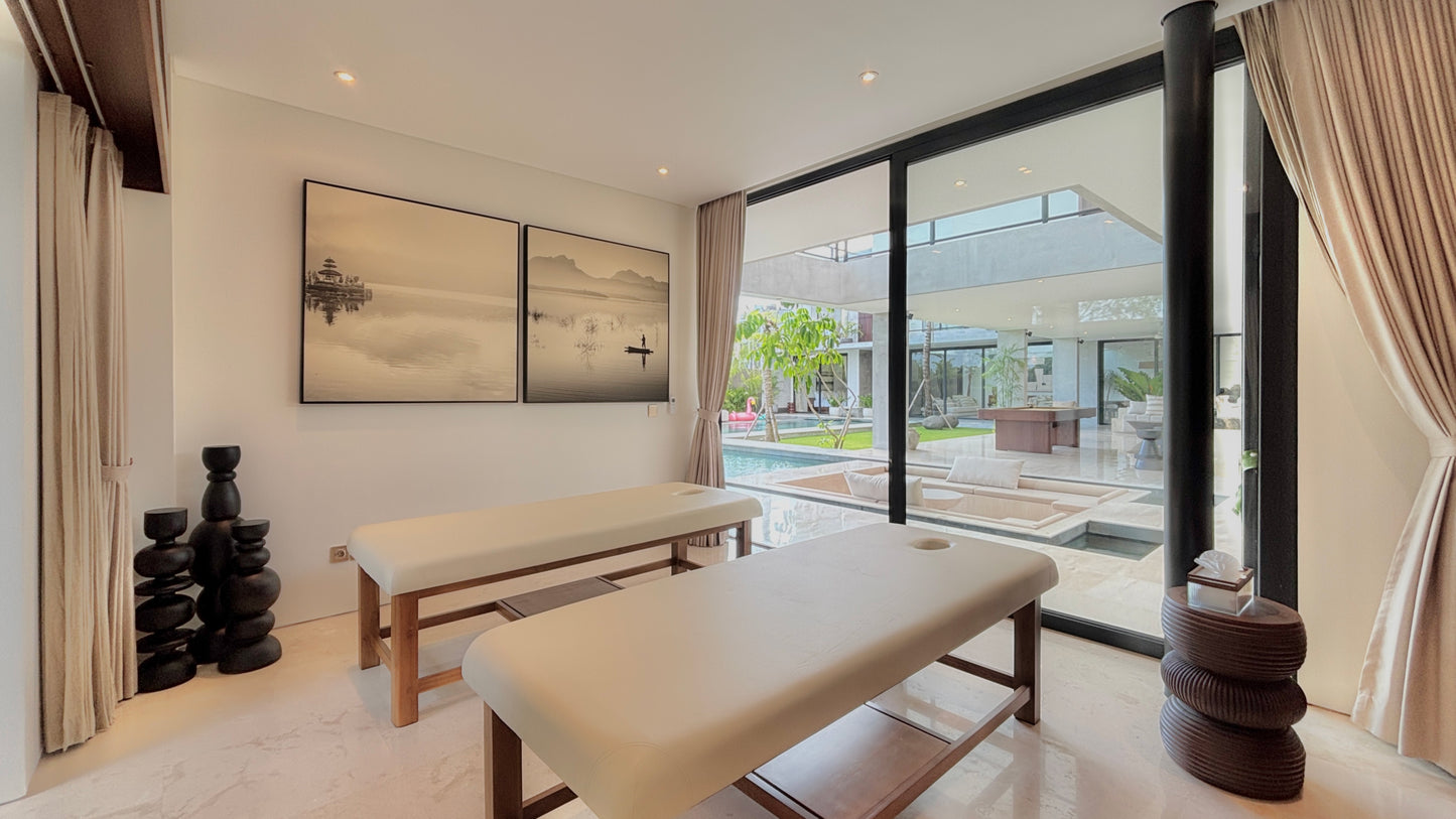Brand New Luxury 6 Bedrooms Villa In Heart Of Canggu