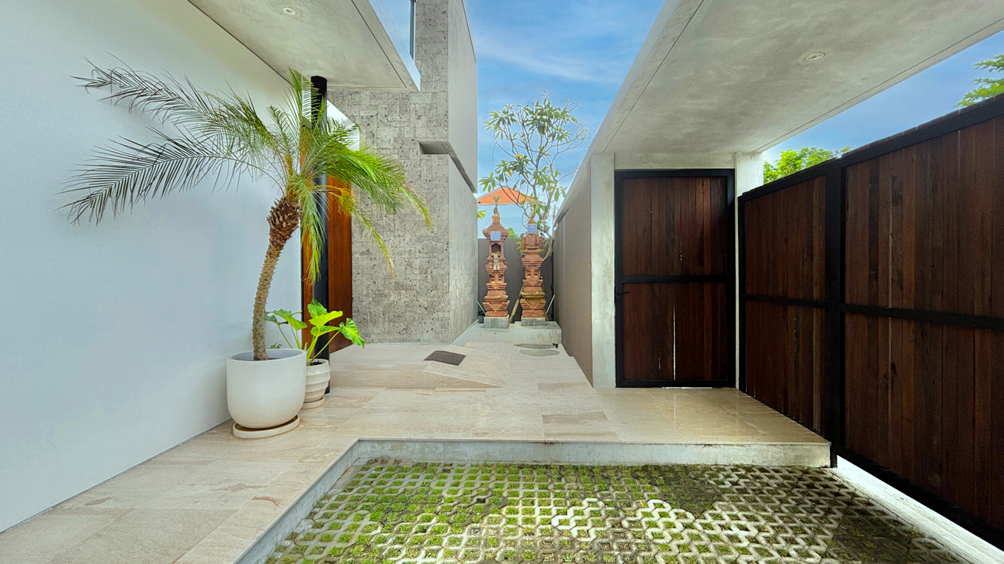 Brand New Luxury 6 Bedrooms Villa In Heart Of Canggu