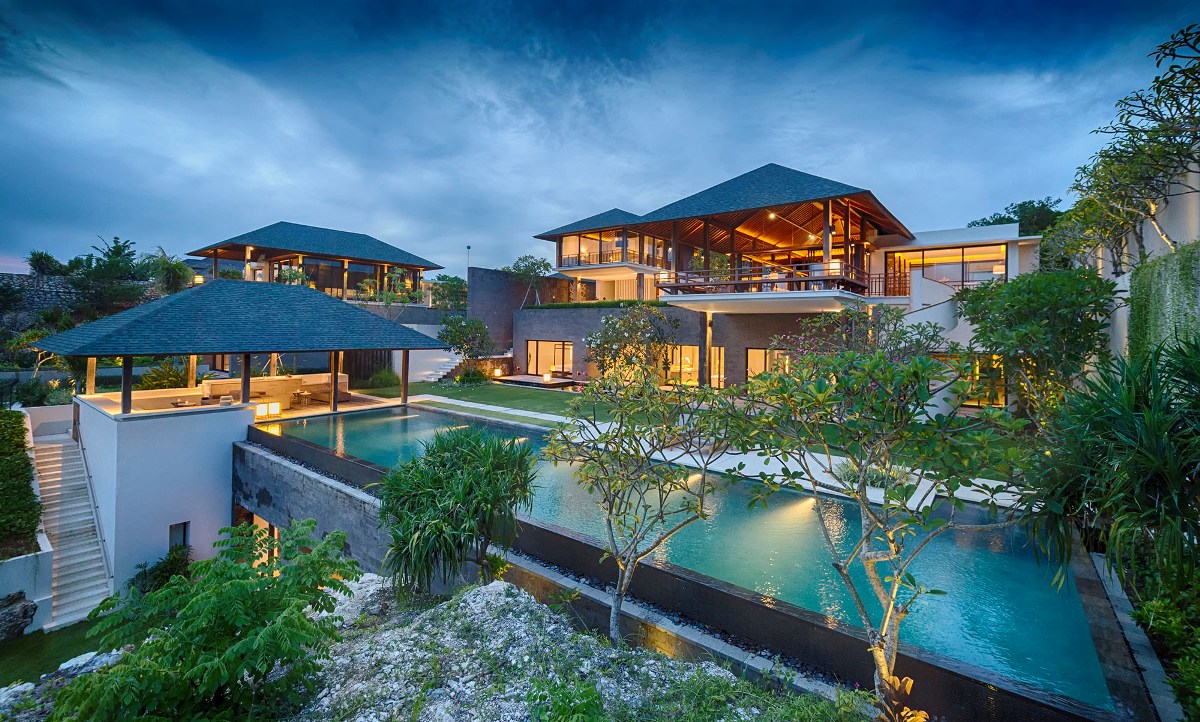 Magnificent Clifftop 10 Bedroom Villas