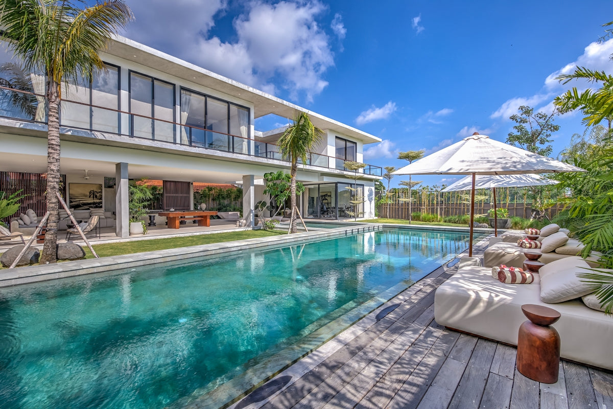 Brand New Luxury 6 Bedrooms Villa In Heart Of Canggu
