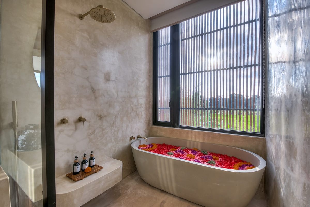 Brand New Luxury 6 Bedrooms Villa In Heart Of Canggu