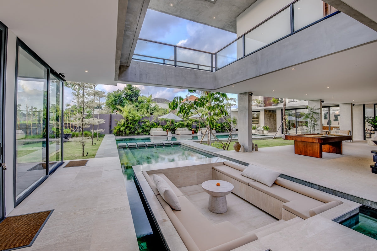 Brand New Luxury 6 Bedrooms Villa In Heart Of Canggu
