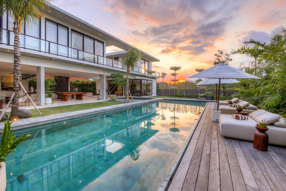 Brand New Luxury 6 Bedrooms Villa In Heart Of Canggu