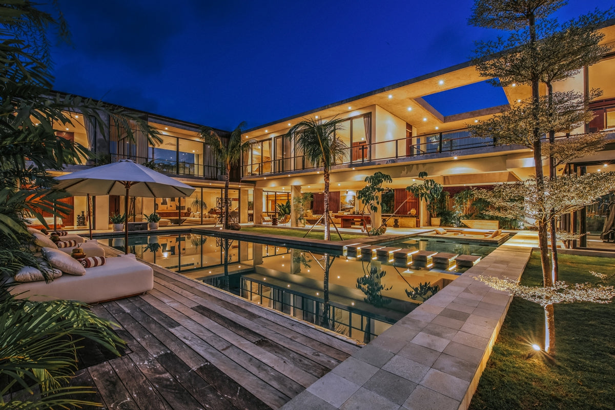 Brand New Luxury 6 Bedrooms Villa In Heart Of Canggu